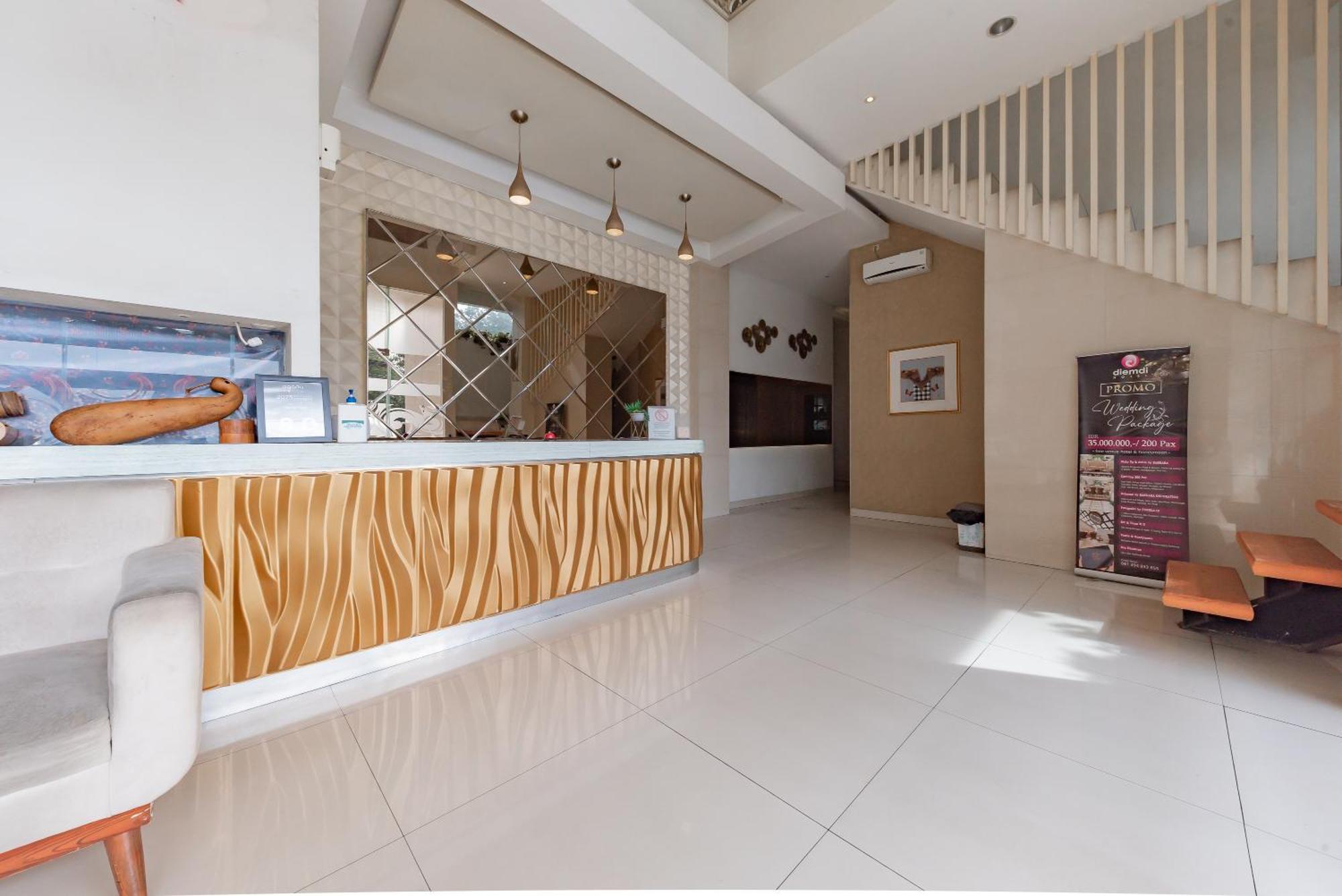 Reddoorz Hostel At Kiara Cozy Kircon 반둥 외부 사진