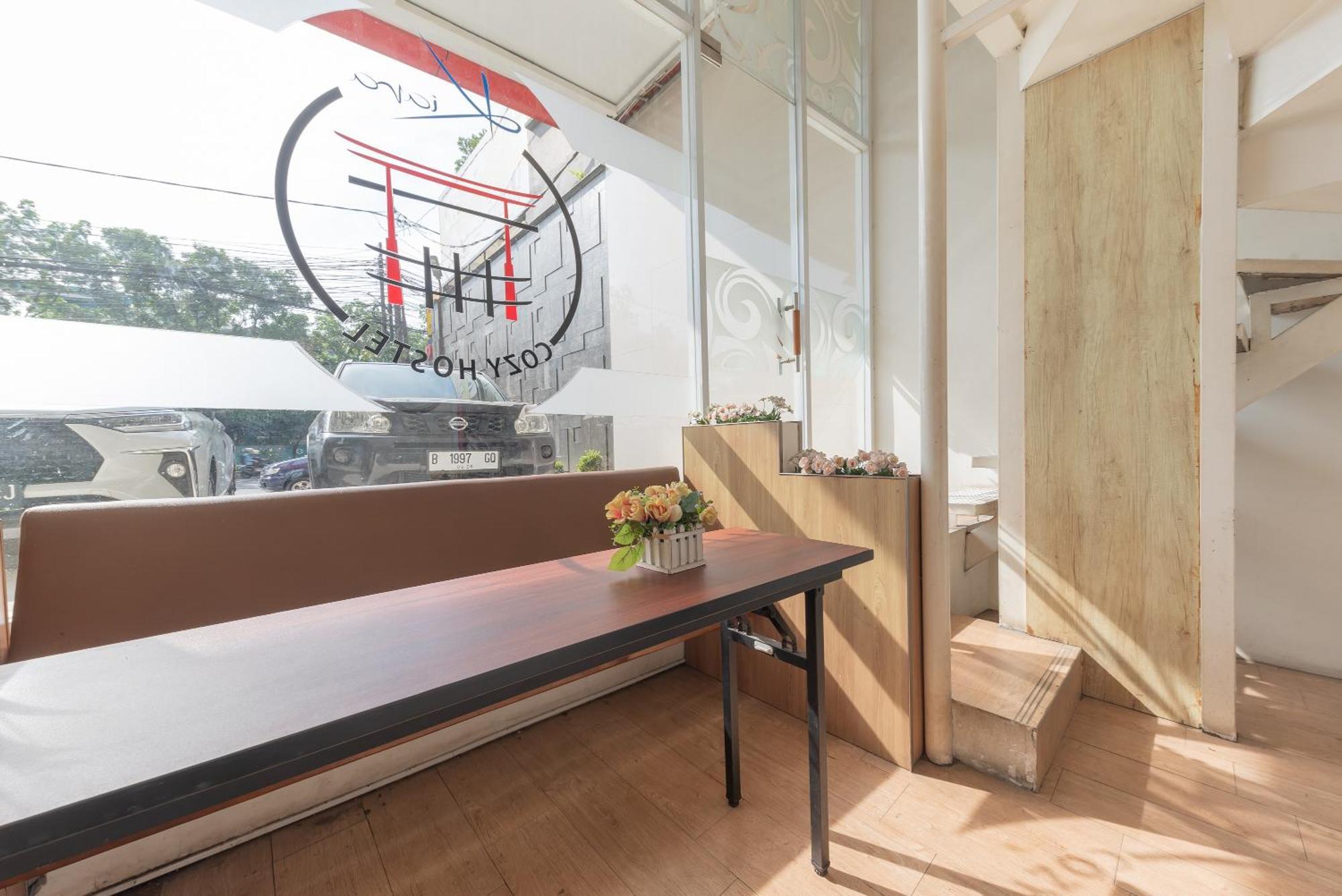 Reddoorz Hostel At Kiara Cozy Kircon 반둥 외부 사진